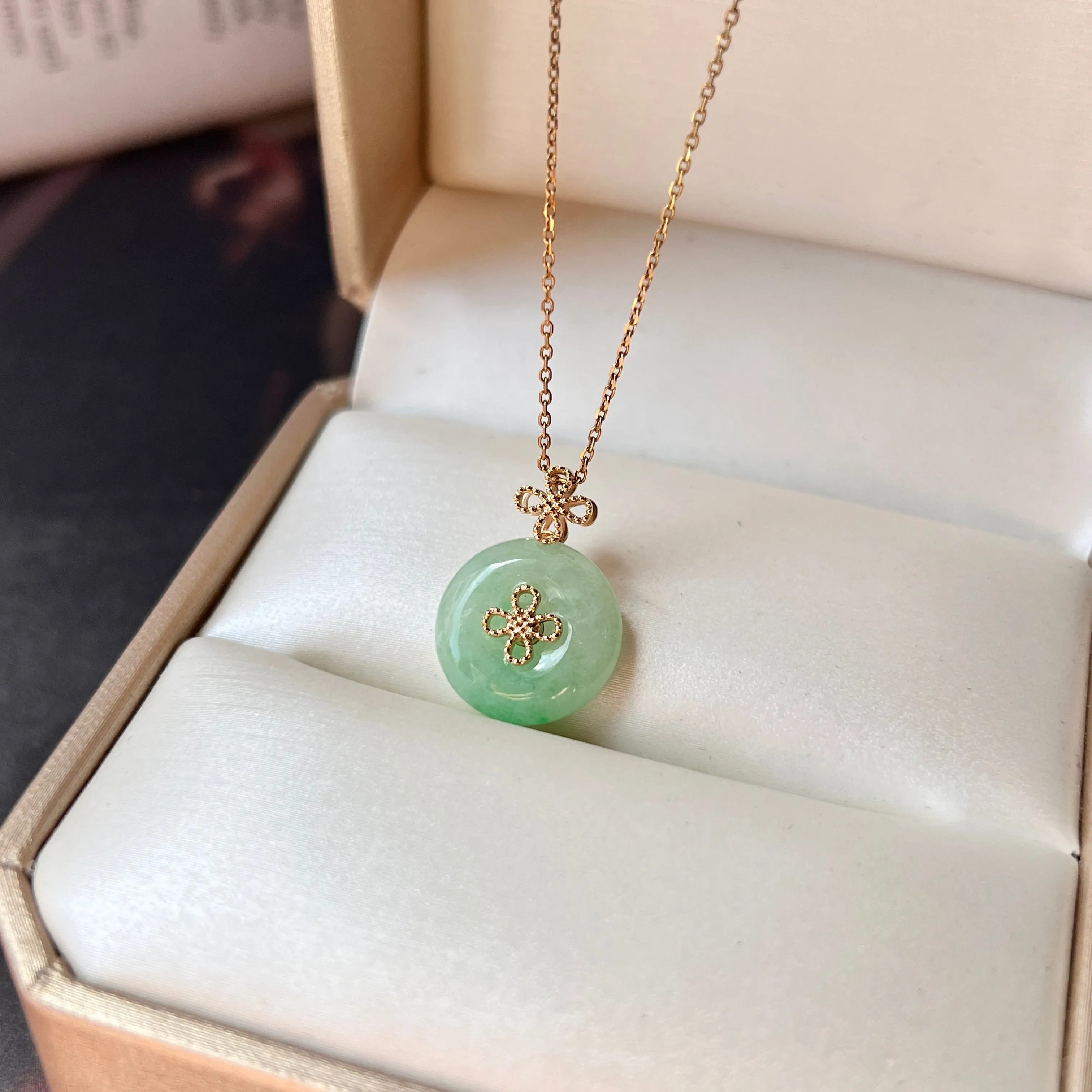A-Grade Jadeite M.Petals Lilac Flower Donut Pendant No.172082