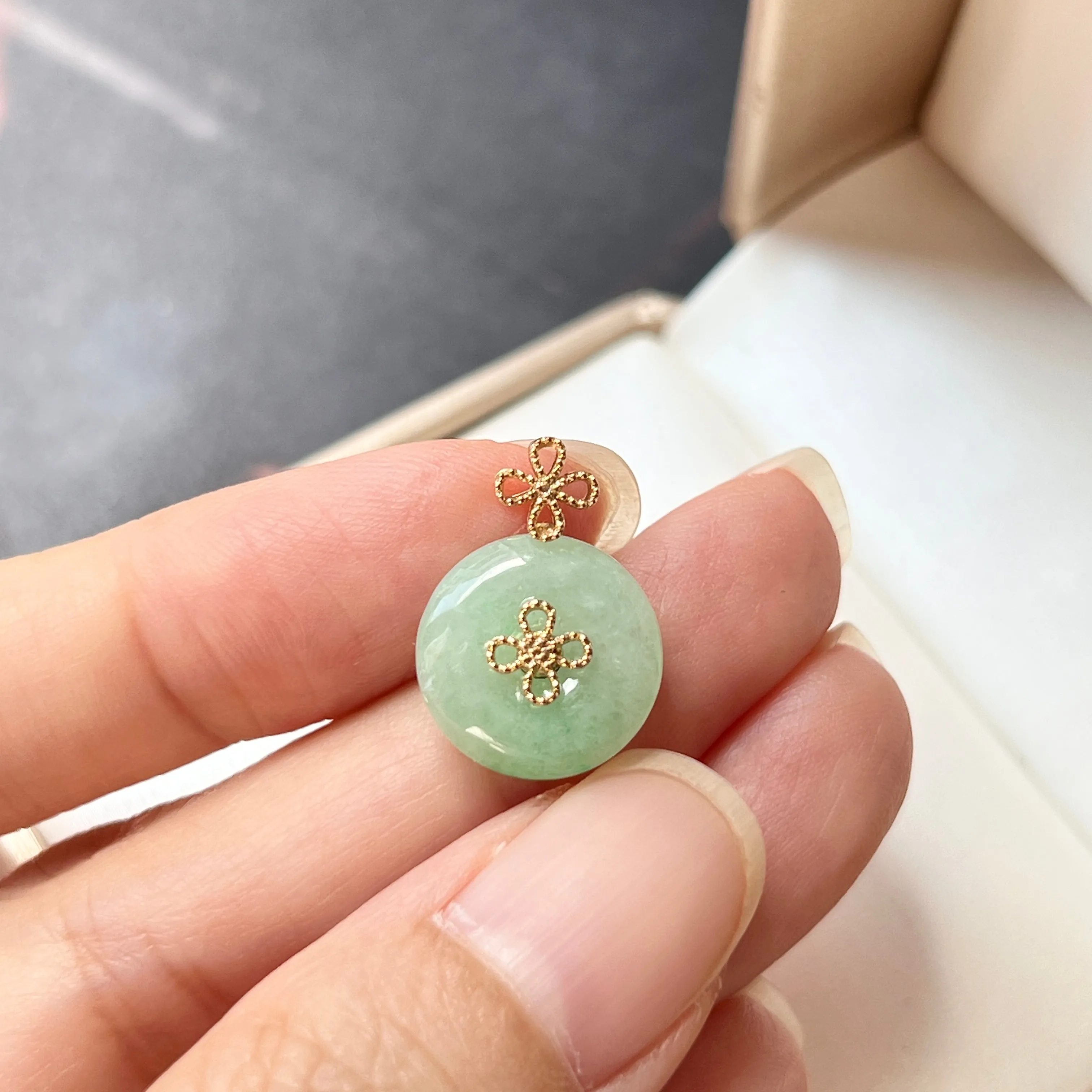 A-Grade Jadeite M.Petals Lilac Flower Donut Pendant No.172082
