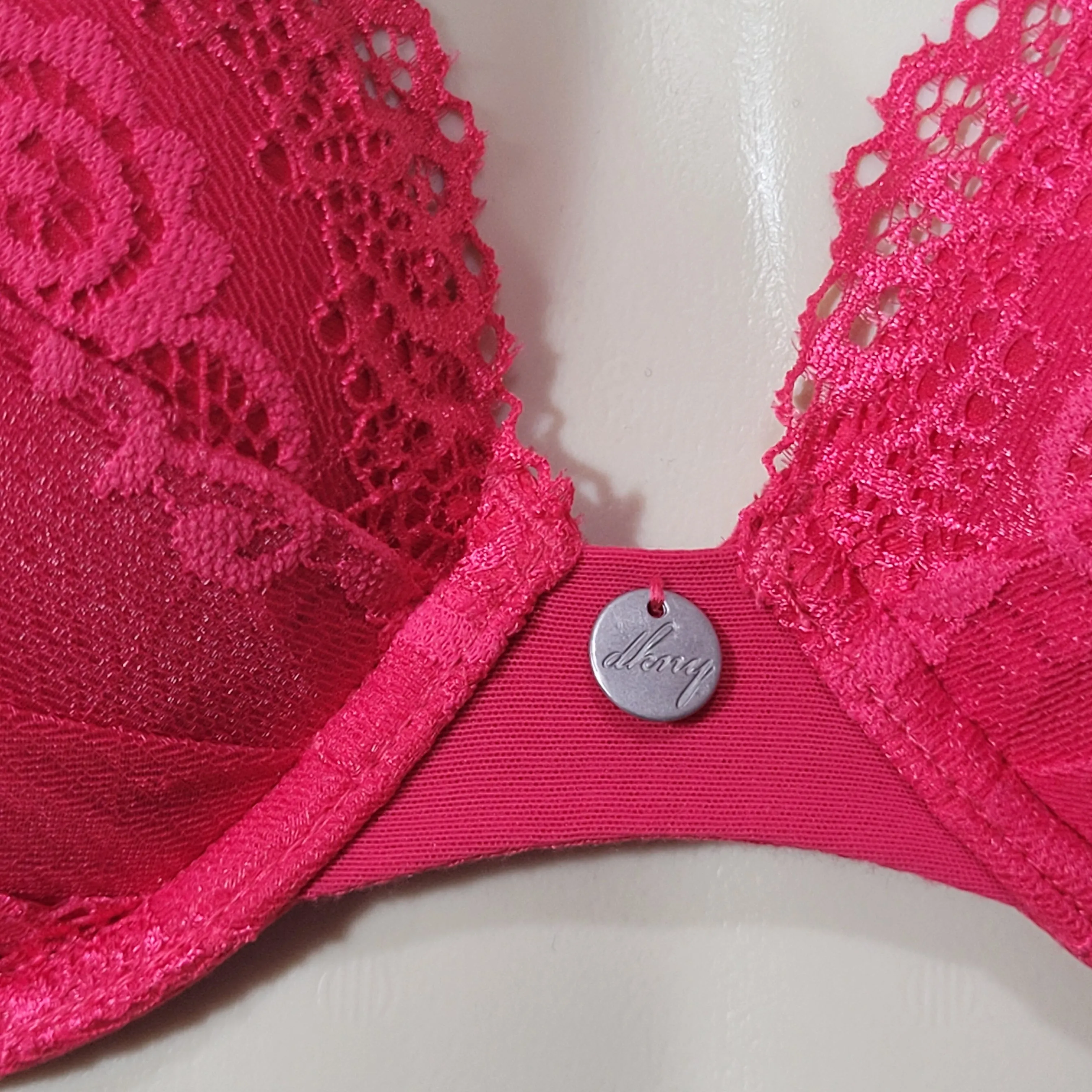 DKNY 453237 Perfect Profile Push-Up T-Shirt Underwire Bra 32B Red NWT