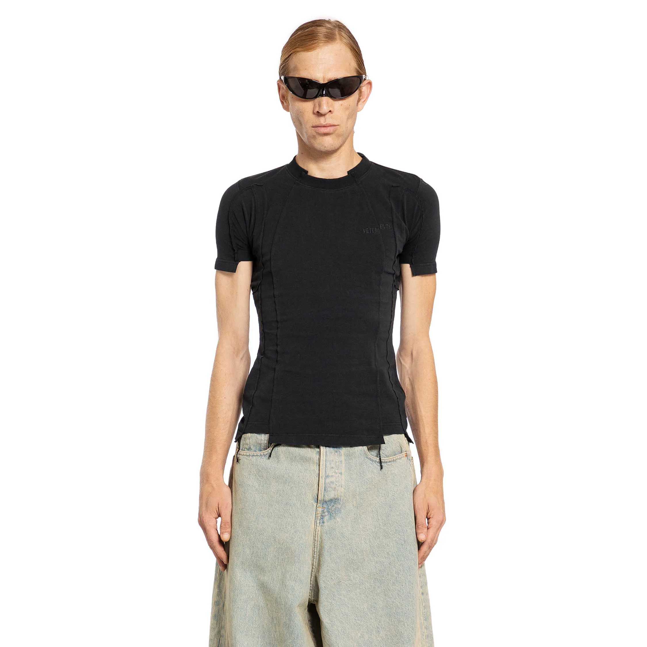 VETEMENTS MAN BLACK T-SHIRTS & TANK TOPS